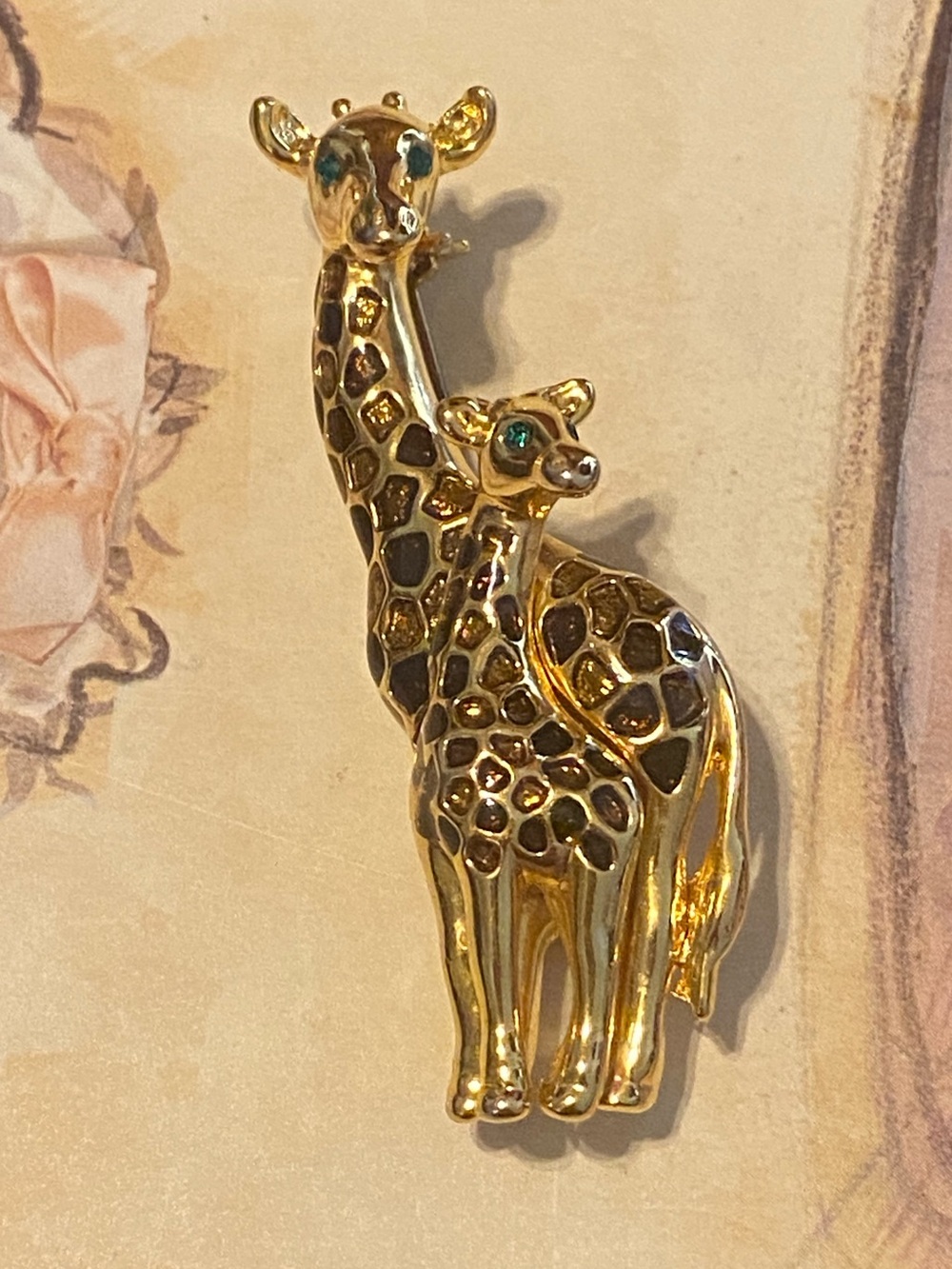 Vintage Mother and Baby Giraffe Gold Tone Brooch Pin